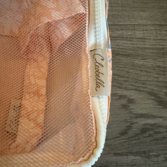 New Cleobella Mesh Zip Up Bags for Beach and Traveling - Picture 7 of 10